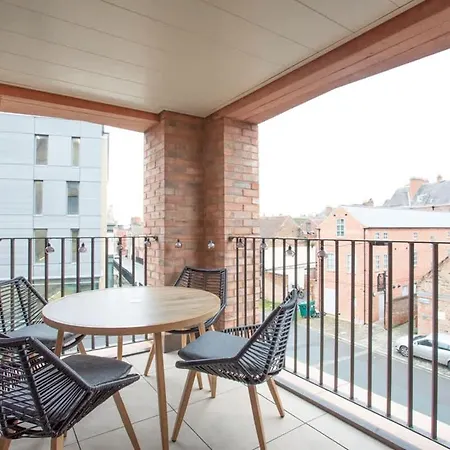 Luxury 2 Bedroom With Private Parking * Йорк