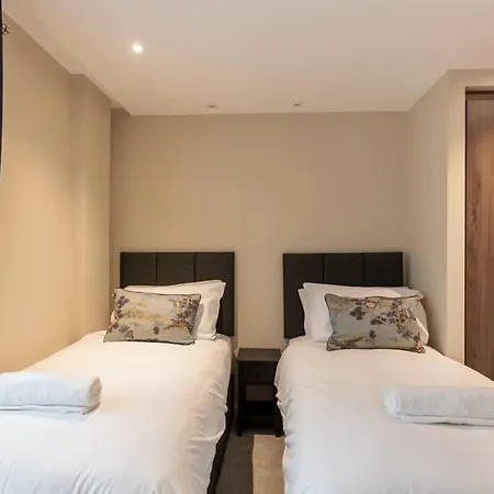 Luxury 2 Bedroom With Private Parking * Йорк