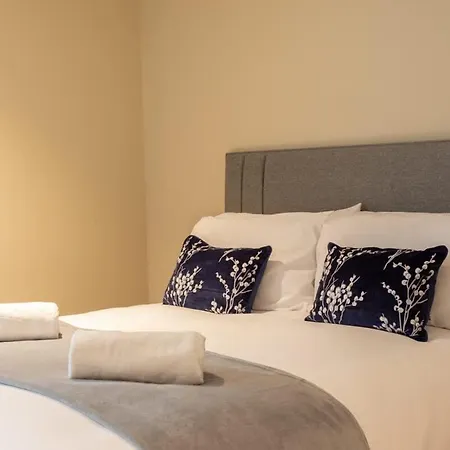 Luxury 2 Bedroom With Private Parking * Йорк